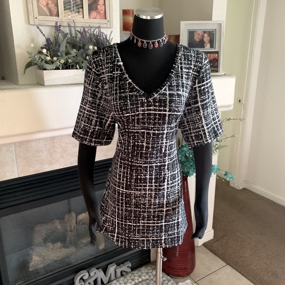 Lularoe Black & White Empire Top Size 2XL